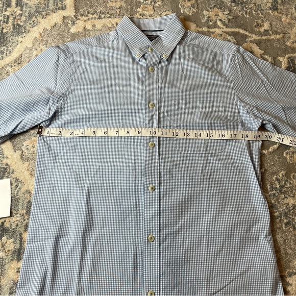 Roundtree & Yorke Blue Summery Casual Button Down Shirt - Picture 4 of 4